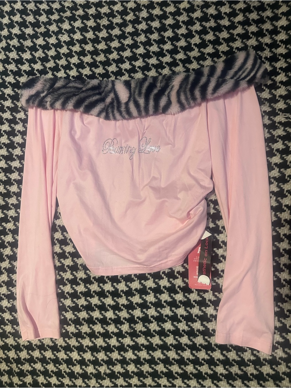 Gyaru Y2K Mcbling pink fur shoulder top
